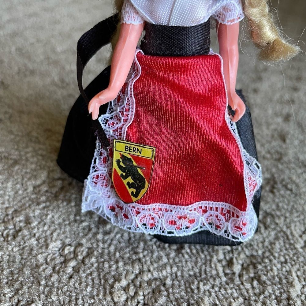 Vintage Swiss Doll Traditional Costume “Bern” Sleepy Eyes - Picture 3 of 11